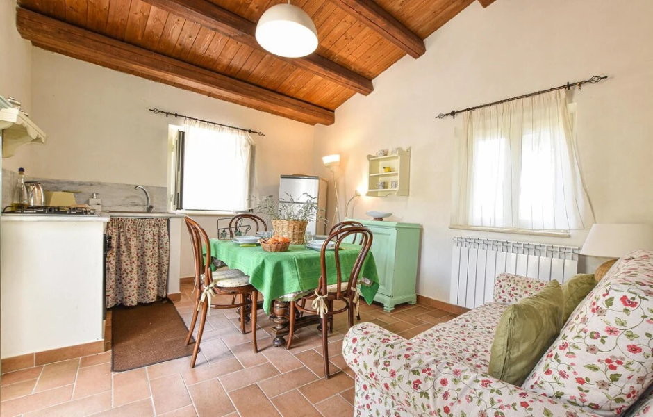 Awesome Home in Corleone With Wifi and 2 Bedrooms