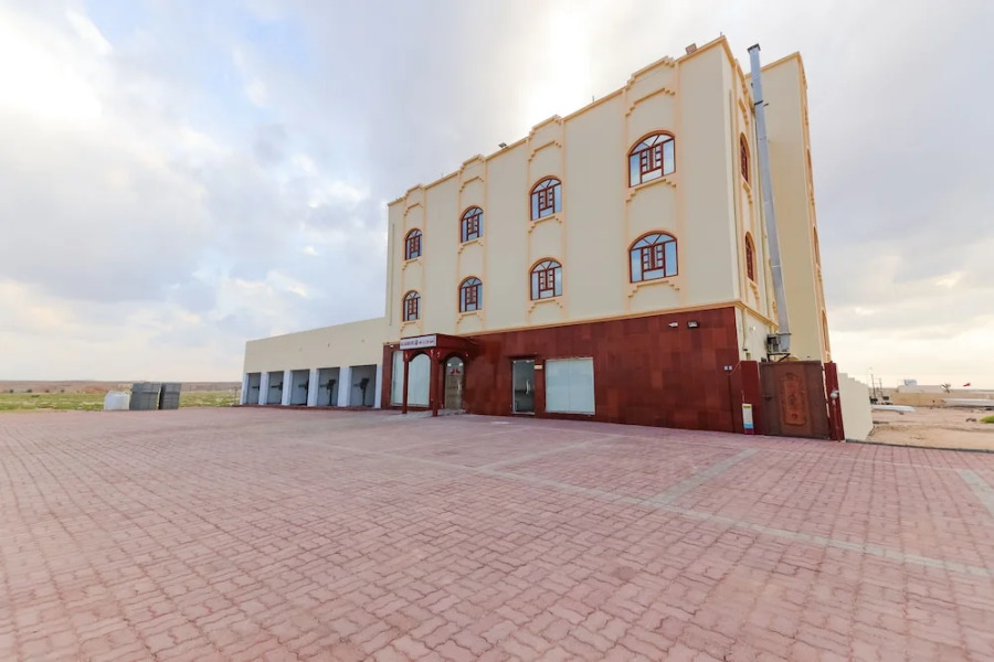 Super OYO 107 Ras Al Hadd Waves Hotel