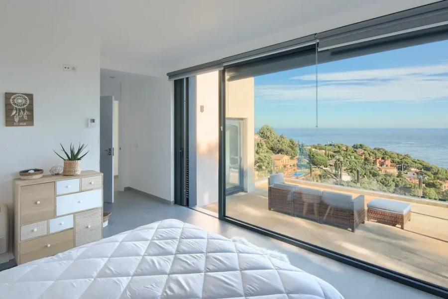 6 bedroom villa with sea views & pool in Sa Riera, Begur (H34)