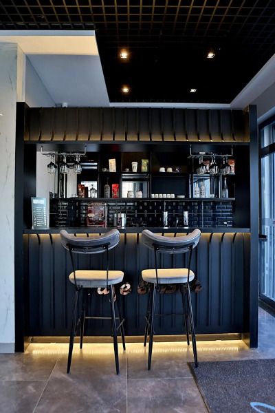 Fly And Stay Airport Hotel