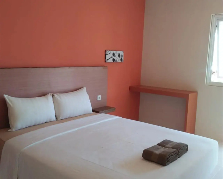 RedDoorz near Alun Alun Karimunjawa