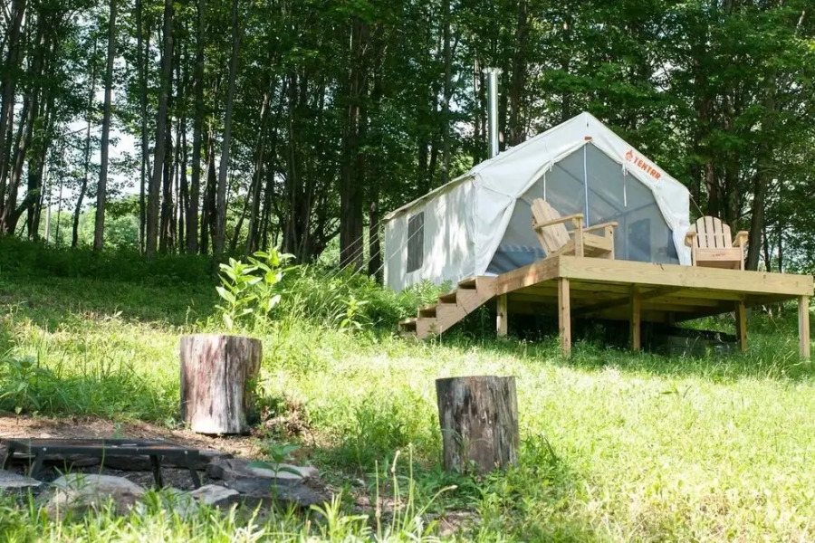 Tentrr - Bambi and Thumper's Hideaway