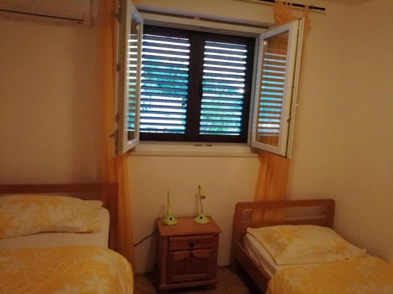 Charming 3-bed House in Viganj