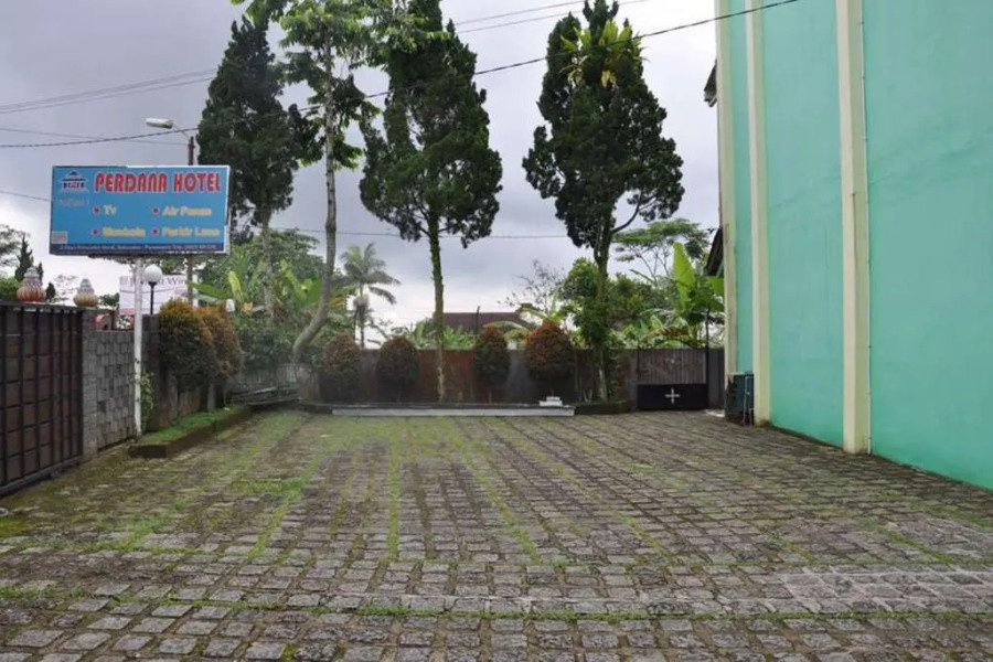 RedDoorz near Lokawisata Baturaden