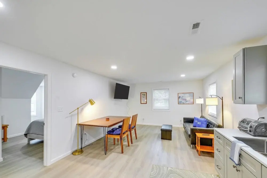 4 Mi to Rehoboth Beach: Cozy Coastal Apt!