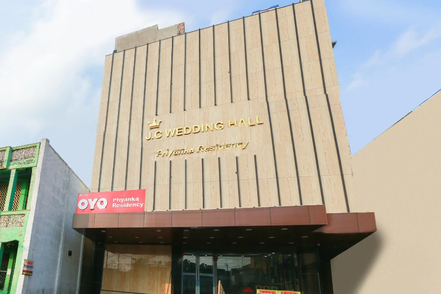 OYO 49376 Priyanka Residency