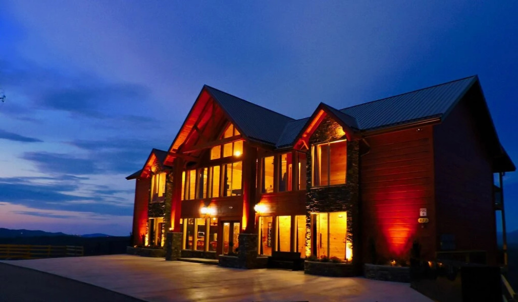 Mansion In The Sky 11 Bedroom Cabin by RedAwning