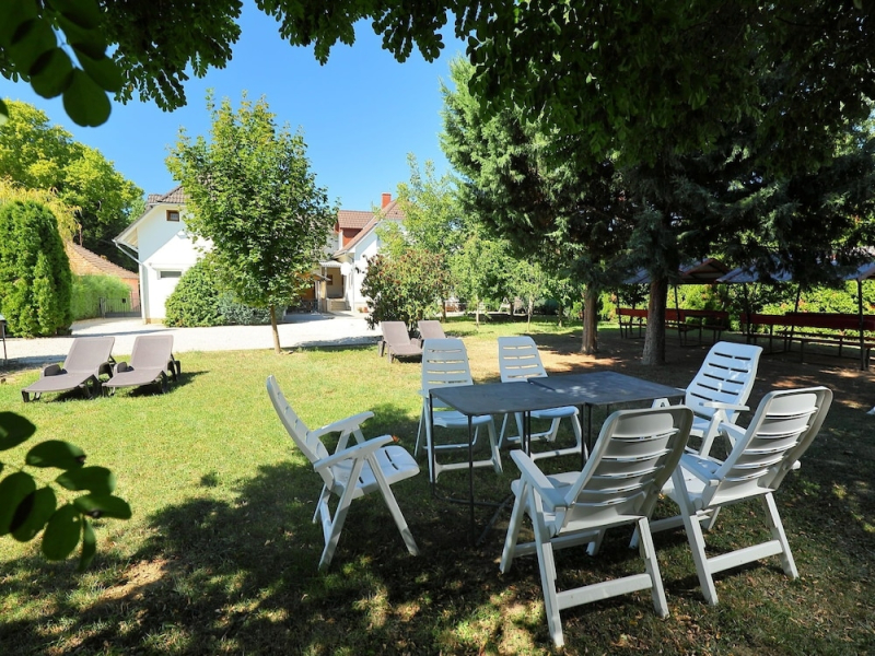 Moni 1 Balatonszemes