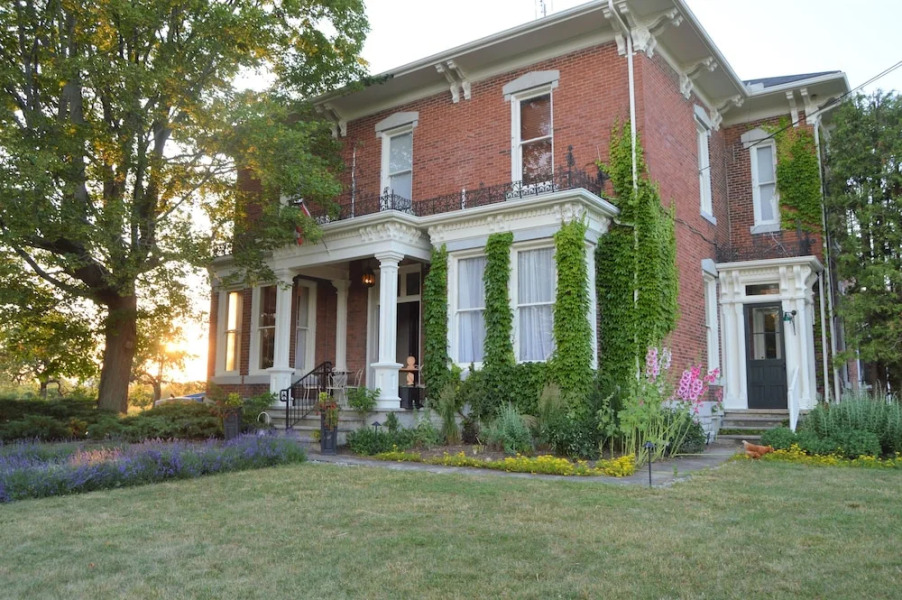 The Eddie Hotel and Farm