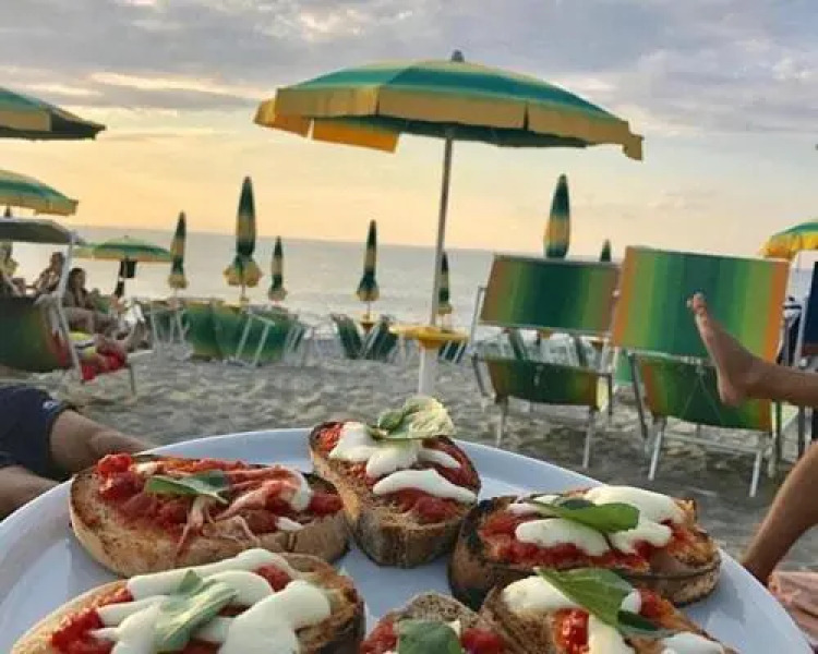 The sea 700 mt. from the house Wi-Fi and parking