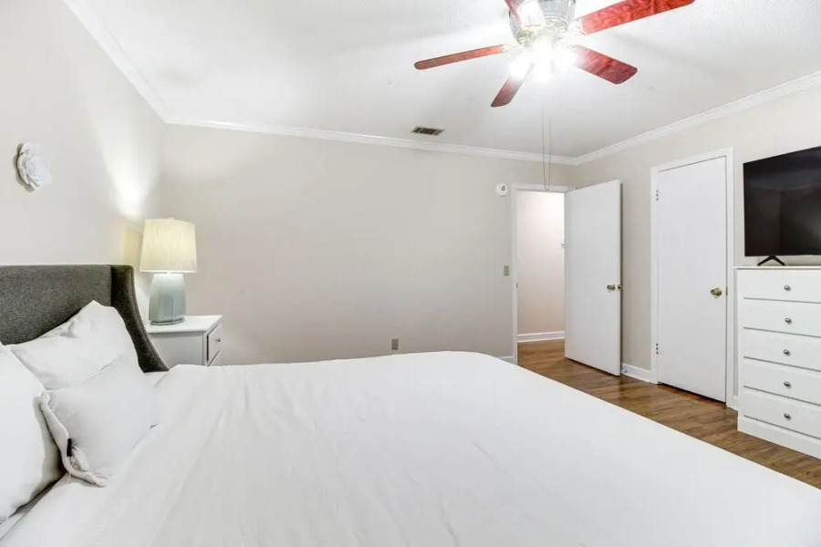 Single-Story Savannah Home W/ Private Backyard!