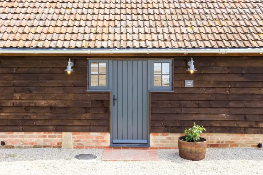 Classic Family Barn Conversion in Radcot