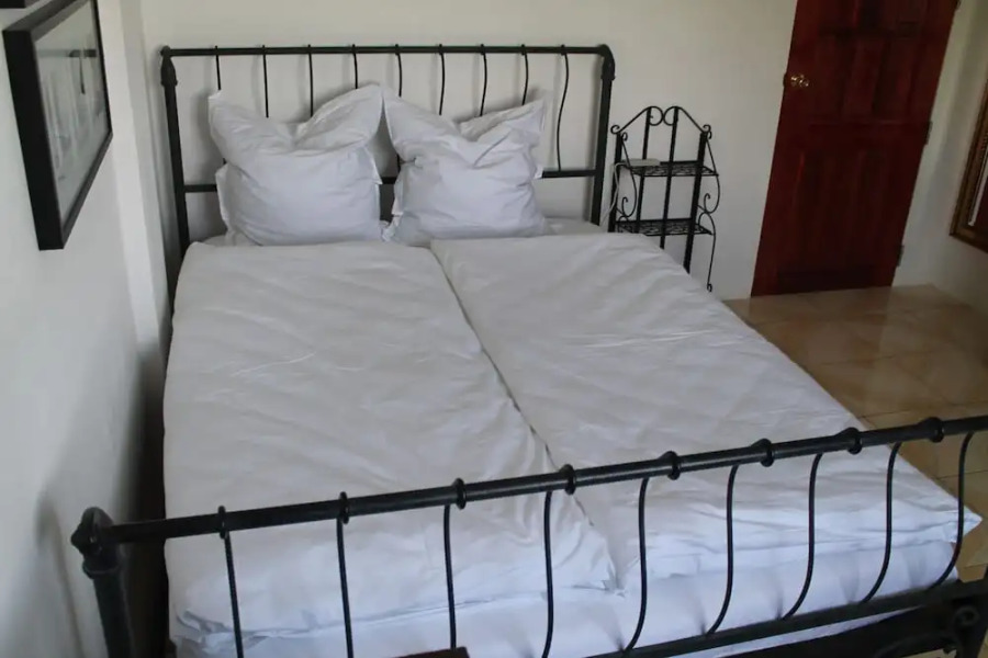 Roger's Place Guesthouse 