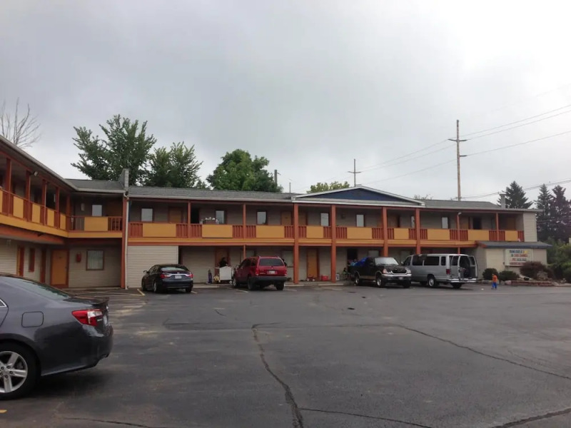 Cadet Motor Inn - Coldwater