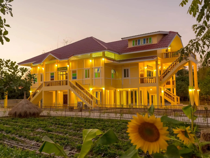 BanphrayaLanna Rimnam