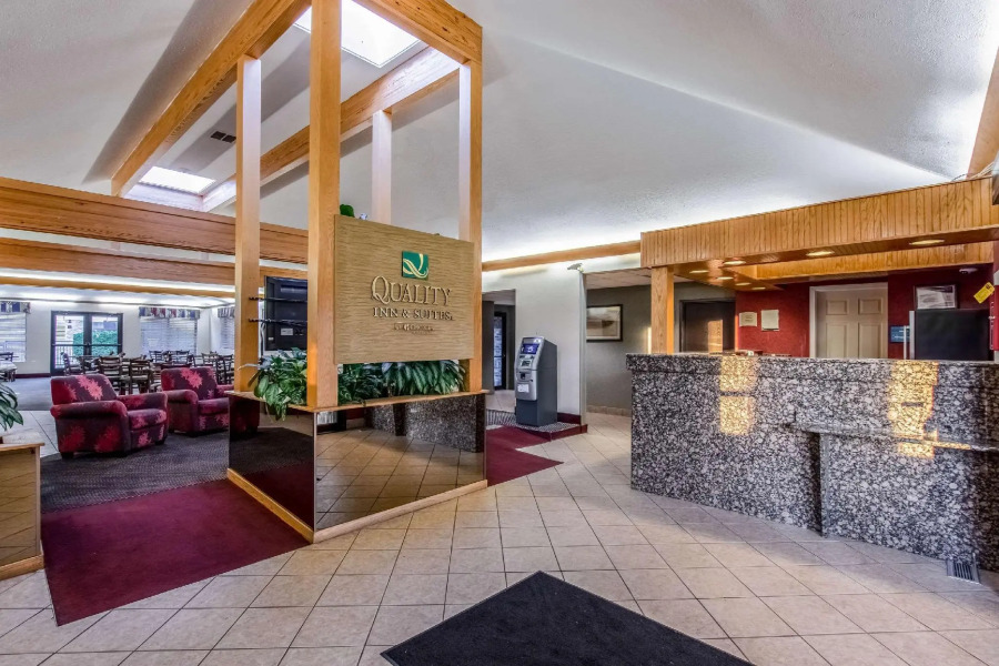 Country Inn & Suites by Radisson, Muskegon, MI
