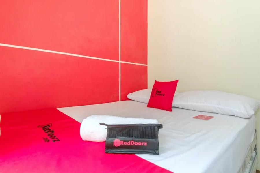 Reddoorz Plus @ Pioneer Woodlands Mandaluyong