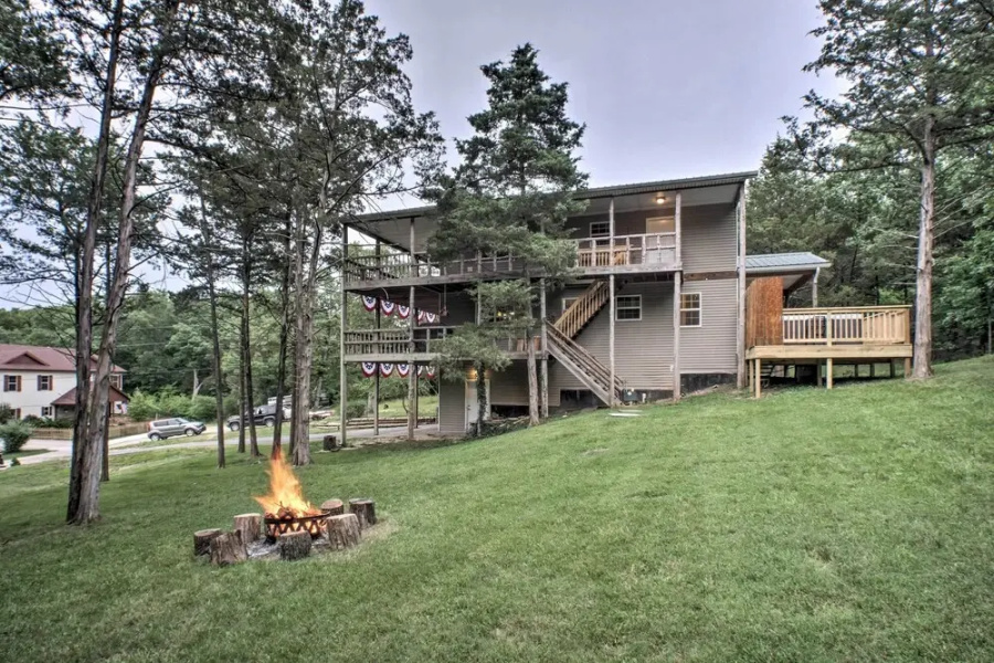 Lakeside Blue Eye Escape w/ Game Room & Hot Tub!