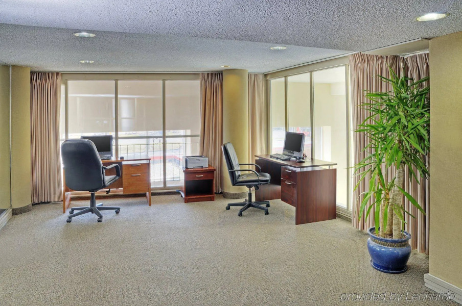 Holiday Inn Hotel & Suites London by IHG