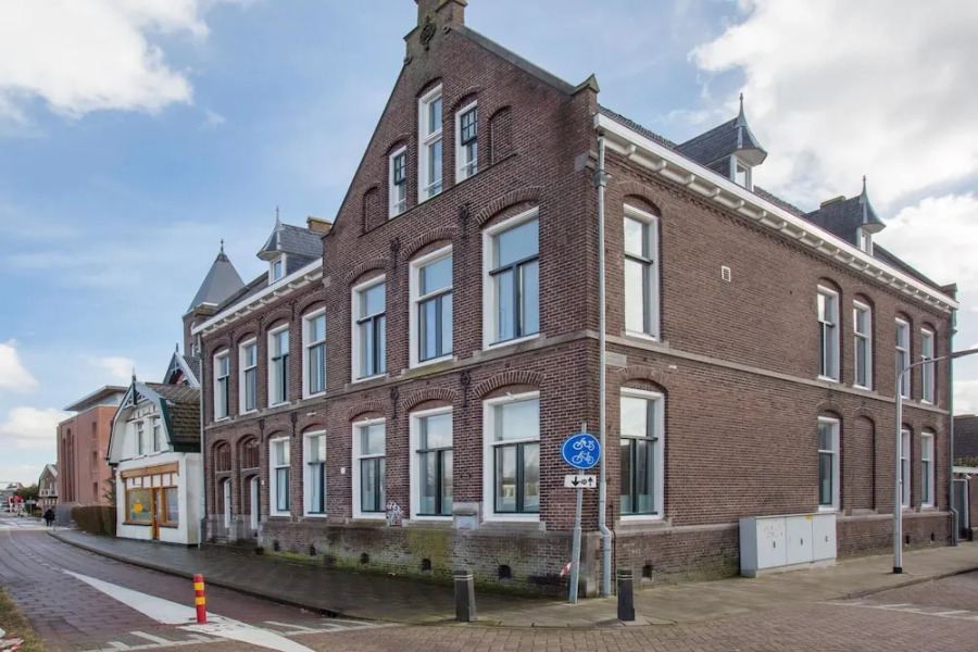 The Old Post Office – Luxurious Hostel