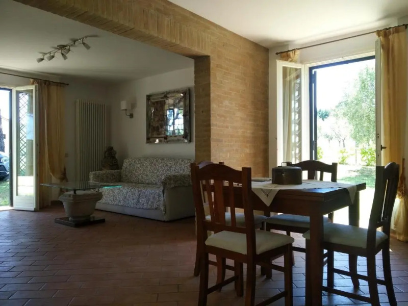 Villetta sui colli nelle Marche