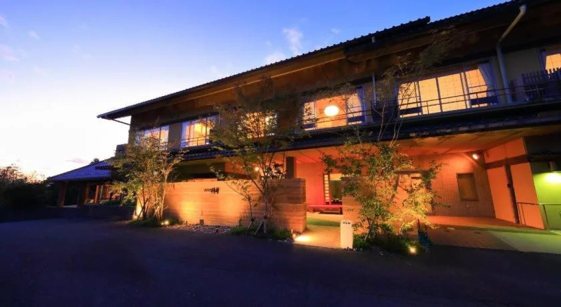 Tenjuku no Mori Keigetsu