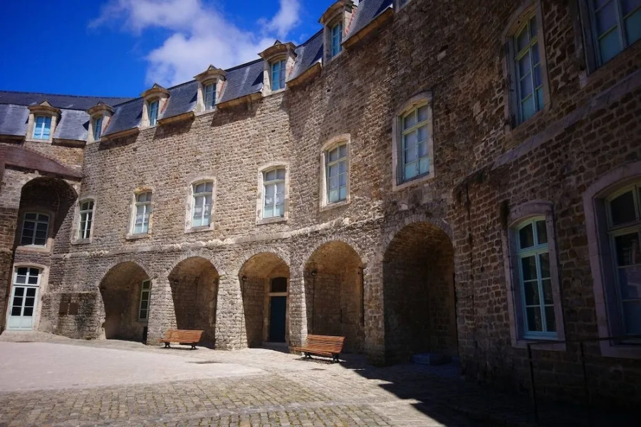 Chambre Dans Maison Atypique A La Campagne