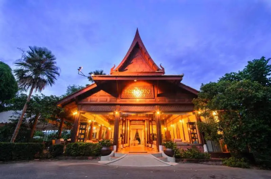 Petchvarin Resort and Spa