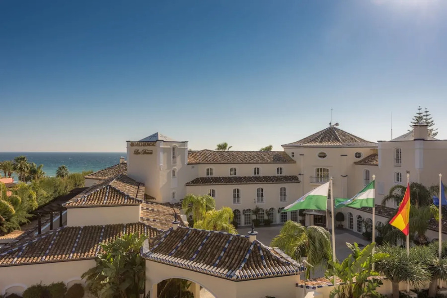 Las Dunas Suites & Apartments