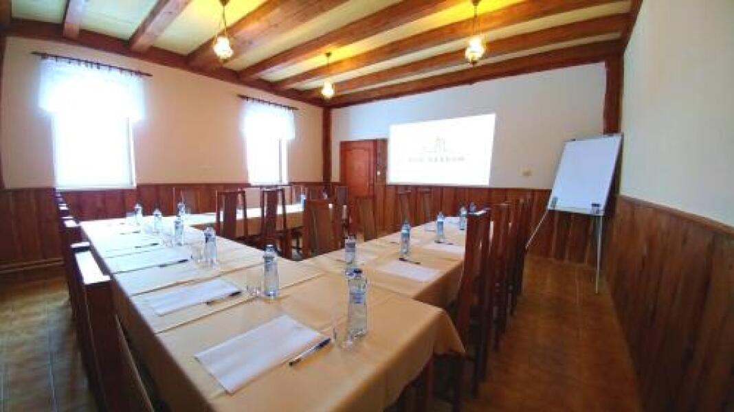 Pod Hradom Restaurant & Pension