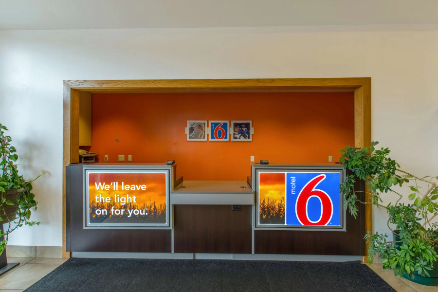 Motel 6 Baraboo, WI - Lake Delton