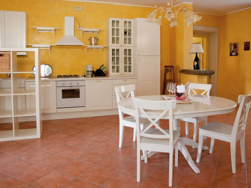 Snug Apartment in Monticelli Brusati near lake Iseo