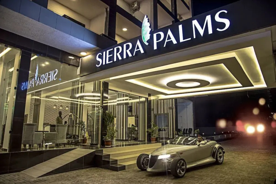 Sierra Palms Resort