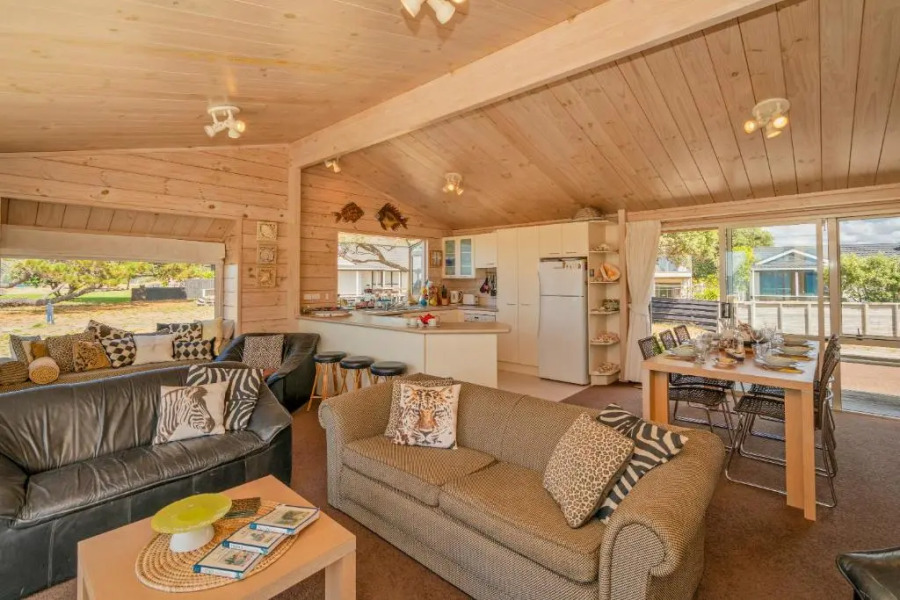 Absolute Beachfront Bach - Pauanui Holiday Home