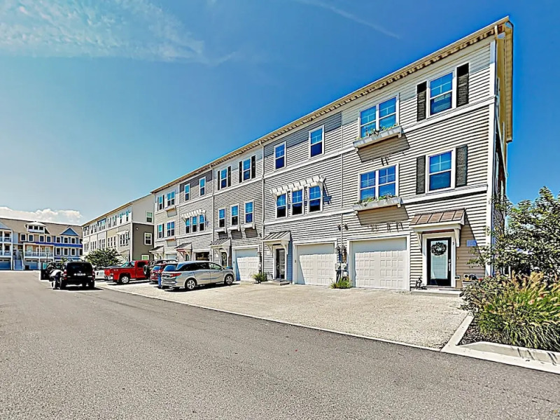 New Listing! Seaside Ge Gem W/ Balcony & Pool 3 Bedroom Townhouse