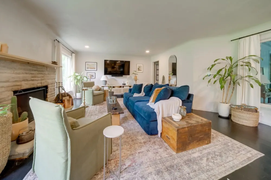 Stylish Willoughby Hills Retreat w/ Fireplace!
