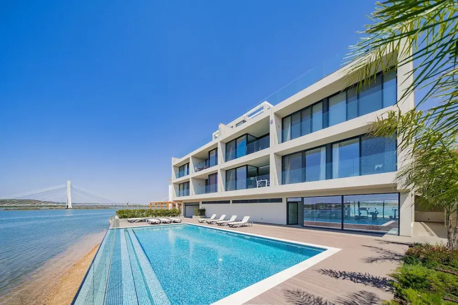 Portimão Ocean Breeze by Homing