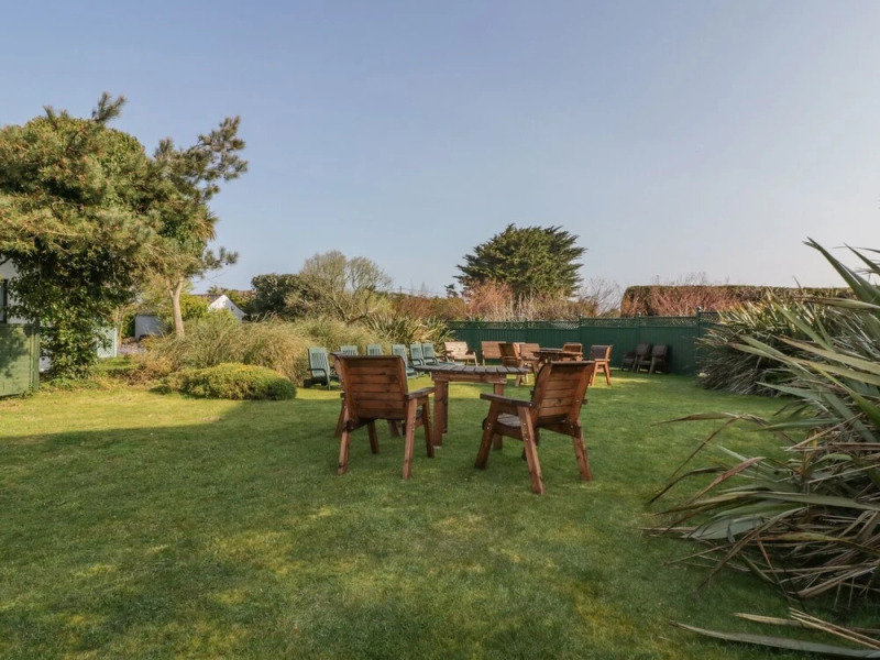 Yellow Sands Apartment 6