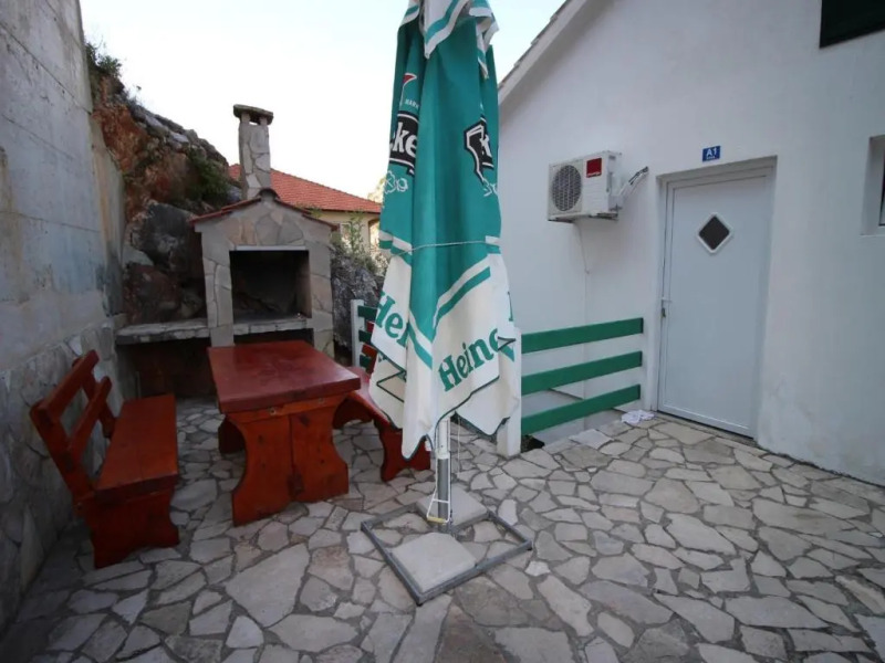 Apartments Roza 1-2