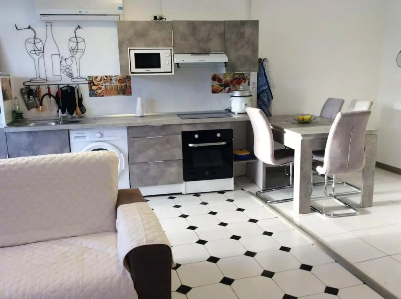 Maison d'une chambre avec vue sur la ville piscine partagee et jardin clos a Le Port