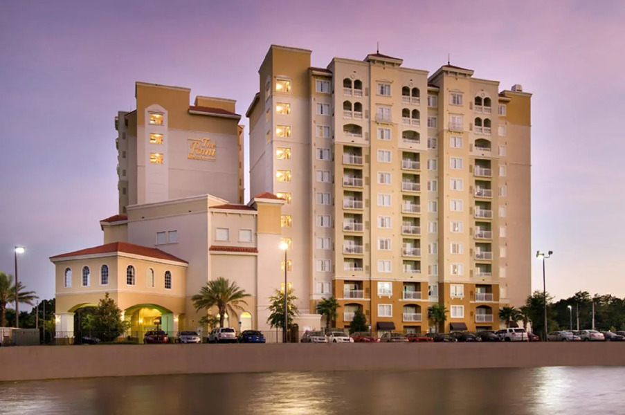 The Point Hotel & Suites