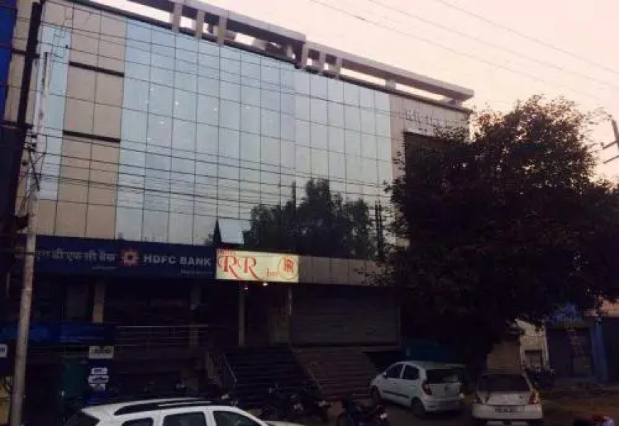 Hotel R R Inn