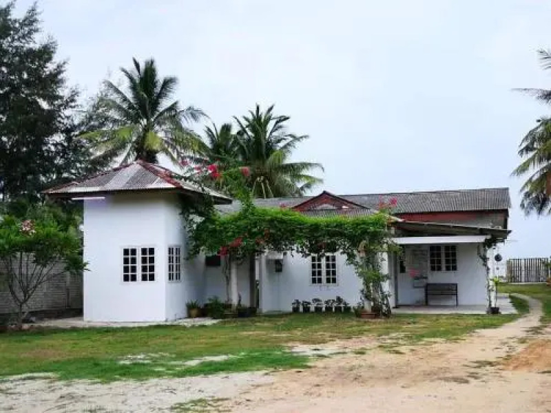 Ala Beach Lodge