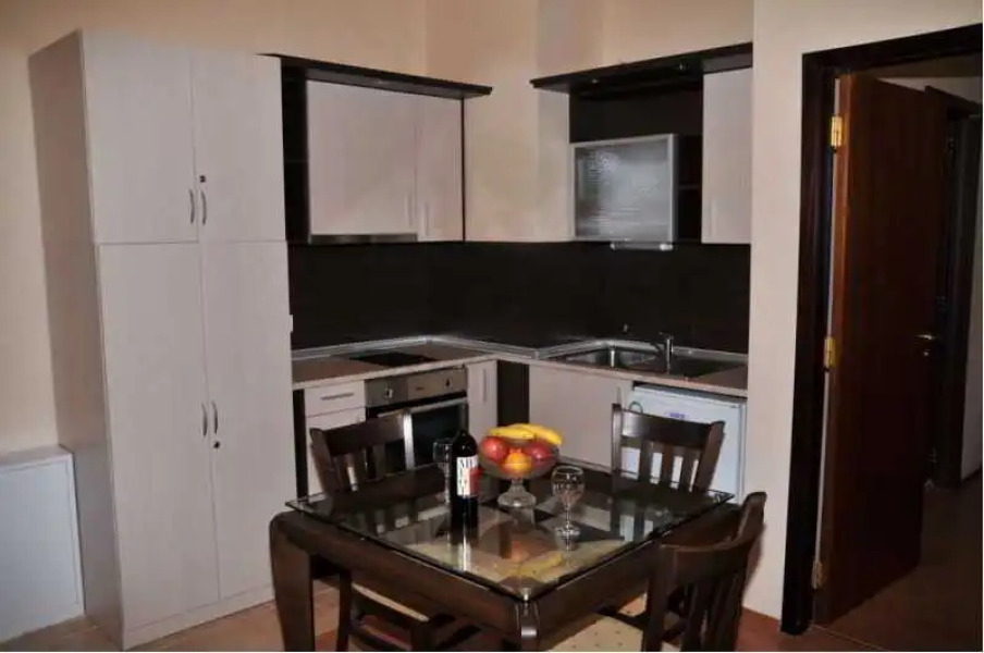 Flora Apartments by Tour Express Service