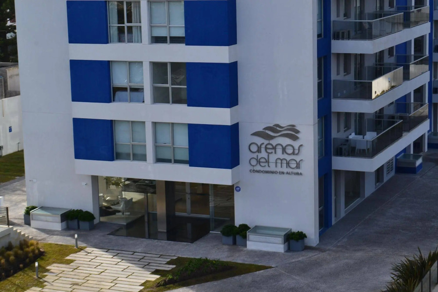 Arenas del Mar Apartments