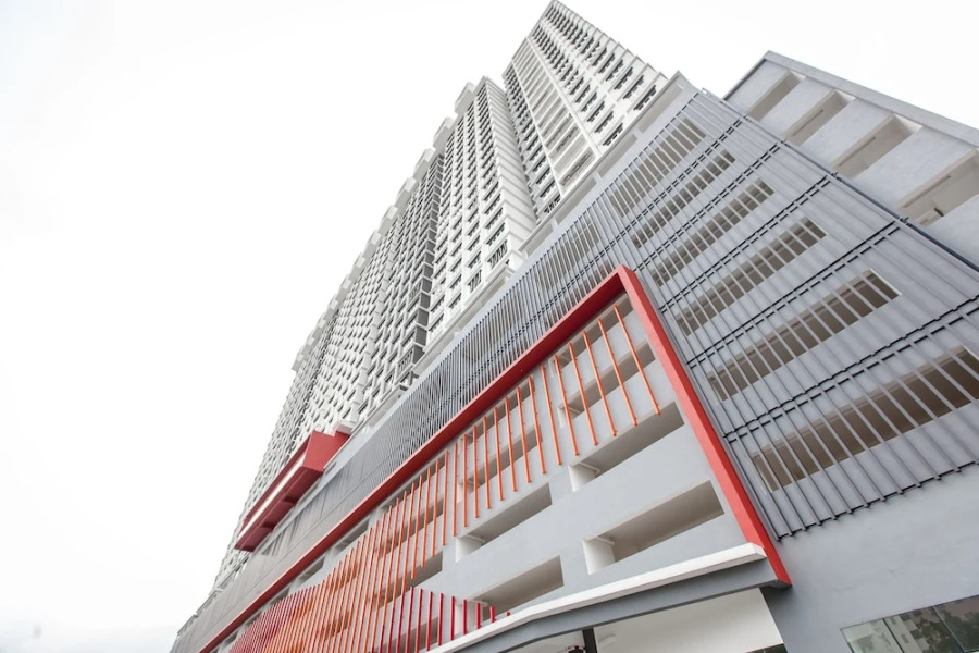 Rex Ollie The Edge Residence