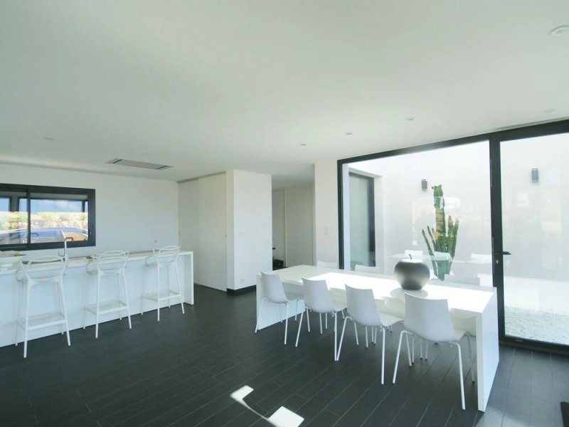 Spacious Villa in Albitreccia with Swimming Pool