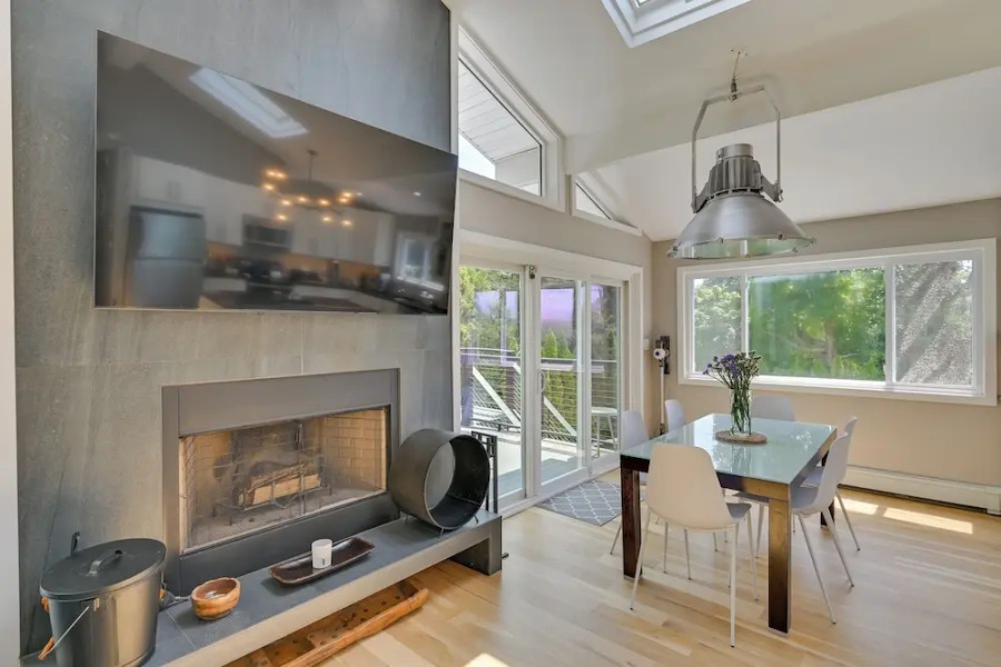 Alluring Hampton Bays Hideaway < 2 Mi to Beach!