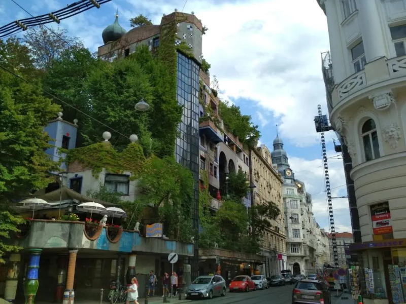 Center ! 3 Stops Away From the Center of Vienna!