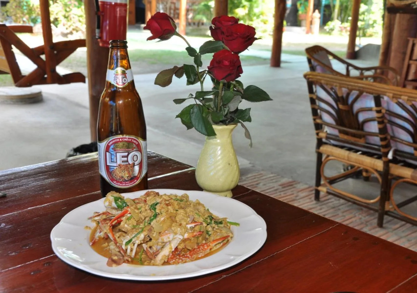 Home Paradise Resort Tak